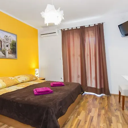 Studio 10408a 3*